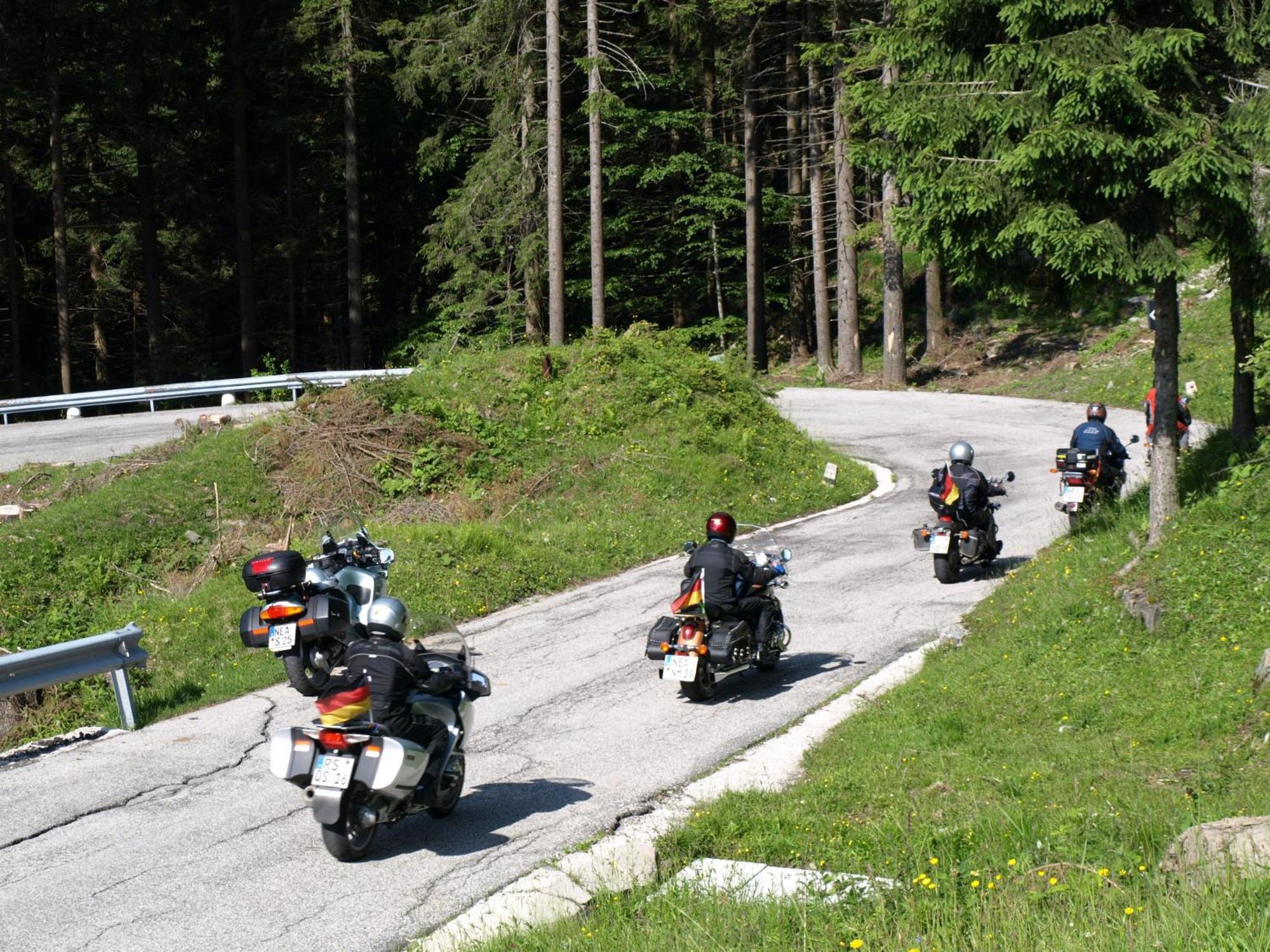 Biker Hotel Al Gallo Forcello Passo Pramollo Exterior photo